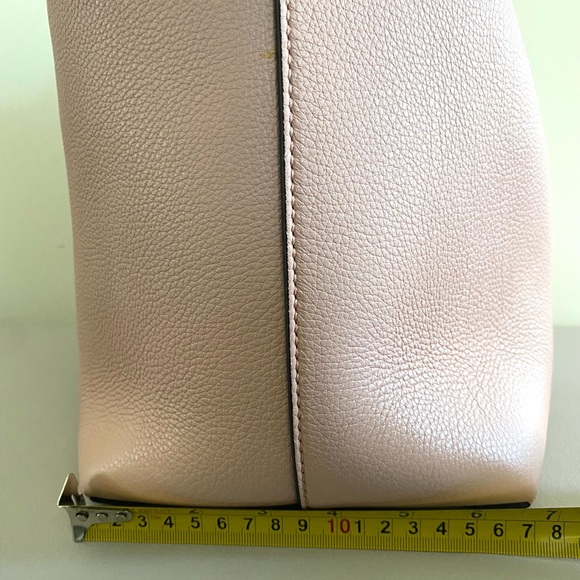 Authentic Burberry “belt bag” - Picture 13 of 16